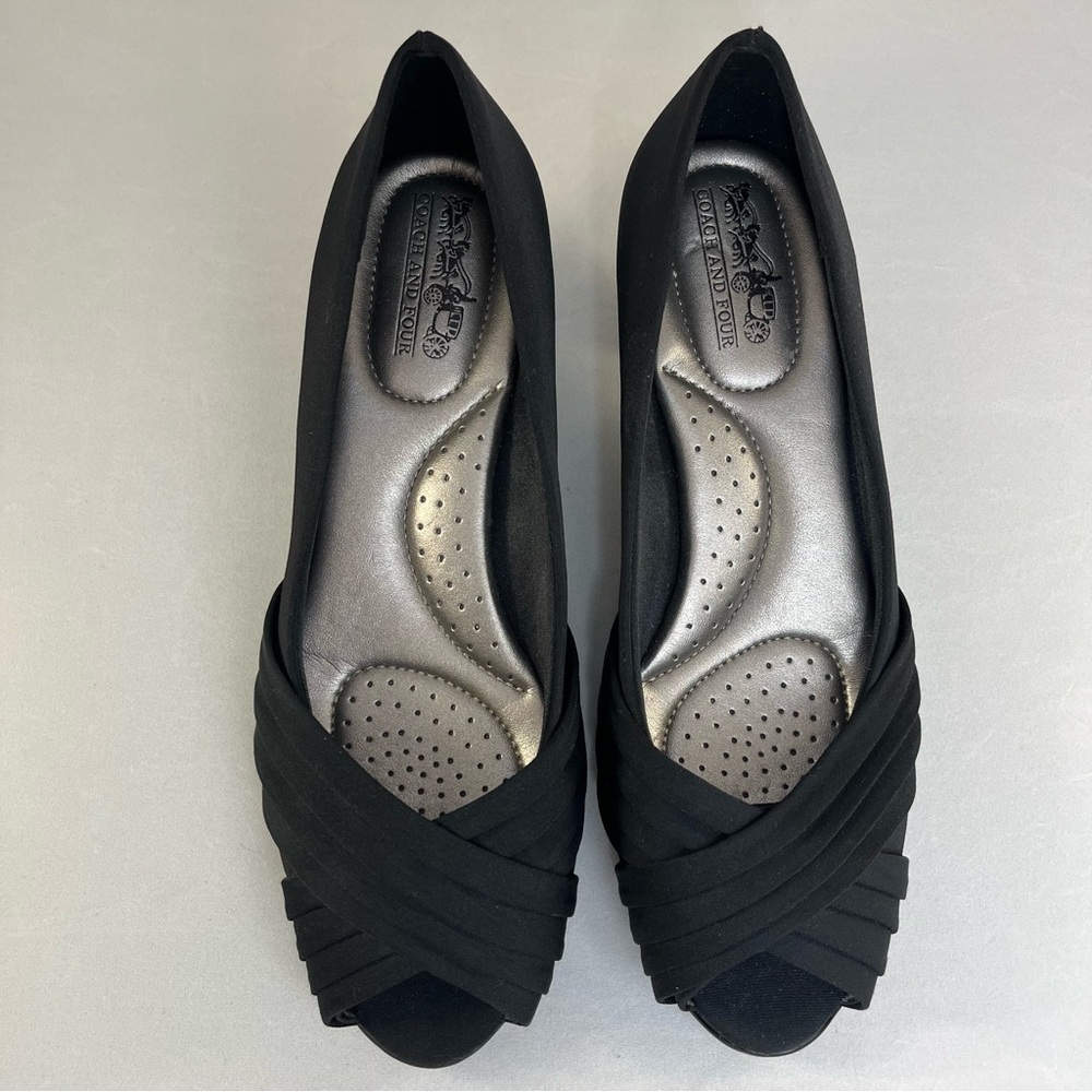 NWOB-Coach and Four Larissa Black Fabric Peep Toe Kitten Heels Sz 6